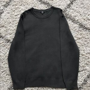 Uniqlo Men's Dark Gray Crewneck Sweater